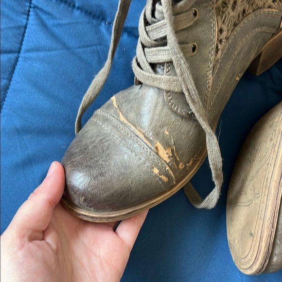 Lace Up Boots with Chunky Heel - Picture 5 of 9